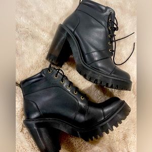Dr. Martens Shoes Dr Martens Averil WOMEN'S Leather Heeled Ankle Boots
